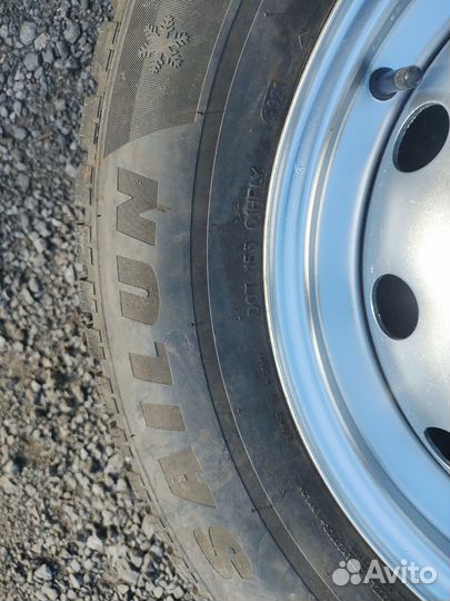 Диски с резиной на ниву. Р16