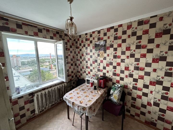 4-к. квартира, 78 м², 10/10 эт.