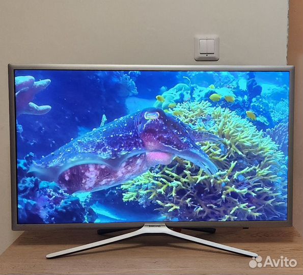 Телевизор Samsung 32 дюйма,smart TV, Wi-Fi