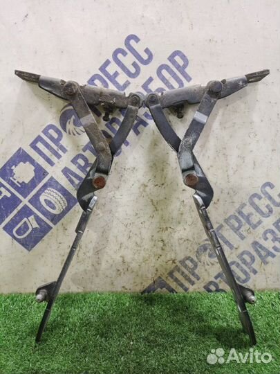 Петля капота Bmw X5 кроссовер 3.0 M54 2001