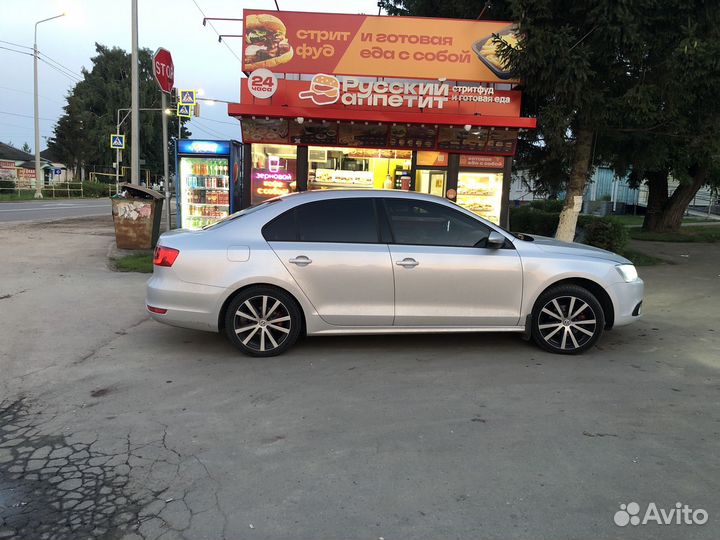 Volkswagen Jetta 1.6 AT, 2012, 180 000 км