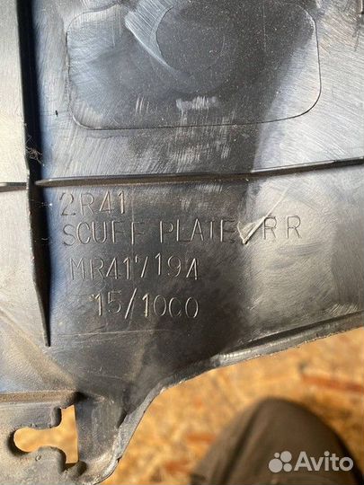 Накладка на порог задняя левая Mitsubishi Lancer