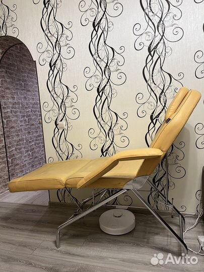 Кресло-кушетка и стул для мастера