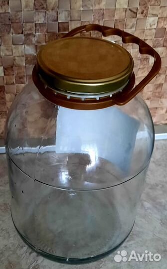 Банки трехлитровые с крышками