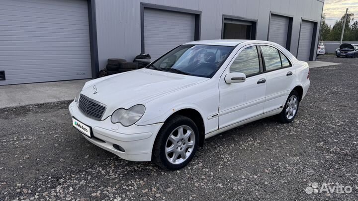 Mercedes-Benz C-класс 2.6 МТ, 2002, 220 000 км
