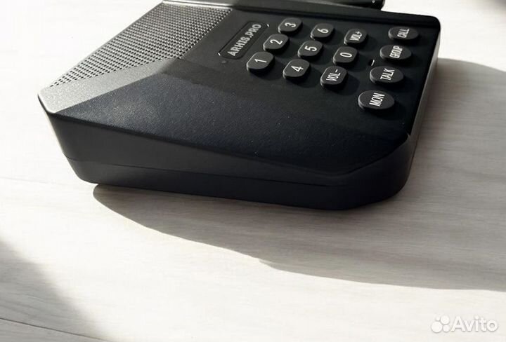 Настольная портативная рация на радиочастотах