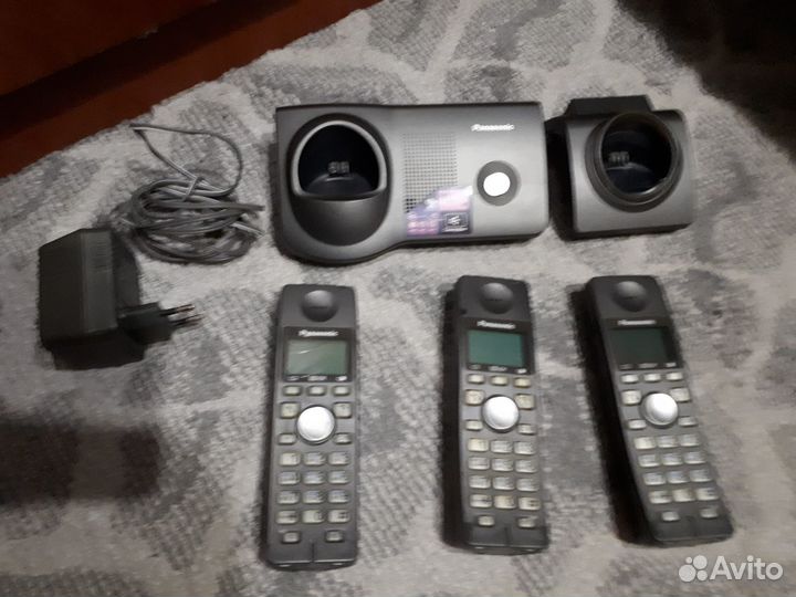Радиотелефон dect Panasonic KX-TG 7106 RU