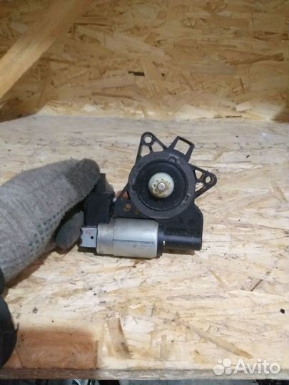 Моторчик стеклоподъемника Mazda 6 (GG) I (2002–200