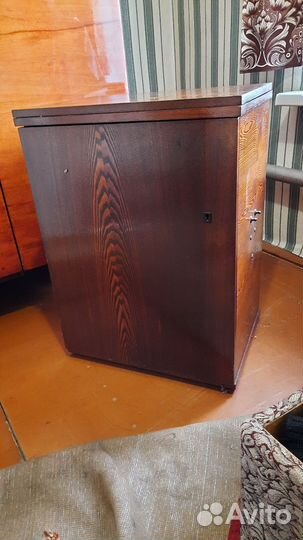 Швейная машинка ножная в рабочем состоянии