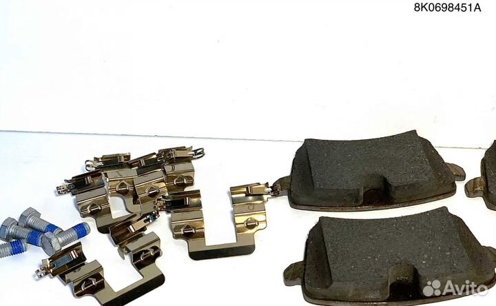 Тормозные колодки Volkswagen 8K0698451A