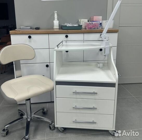 Педикюрная тумба спейс с функцией уф