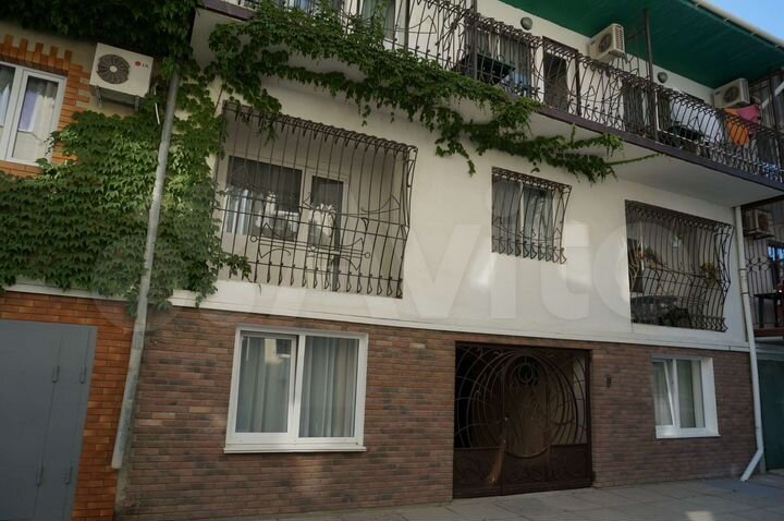 Коттедж 340 м² на участке 6 сот.