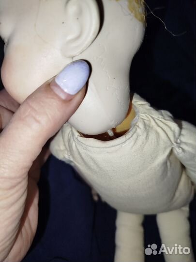 Кукла фарфоровая