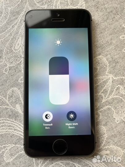 Телефон iPhone se
