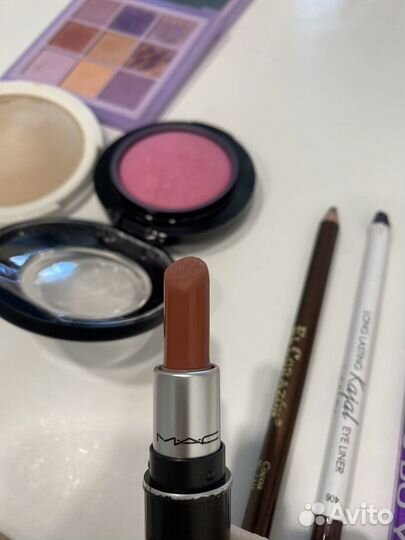 Тени Huda Beauty, MAC румяна, пудра shik