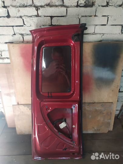 Задяя правая дверь fiat doblo