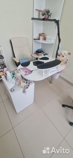 Маникюрный стол с вытяжкой бу