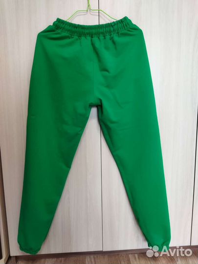 Спортивный костюм женский 44 новый