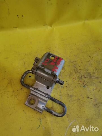 Петля двери передняя правая Audi A6 С5