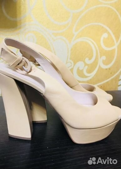 Босоножки casadei-40 р