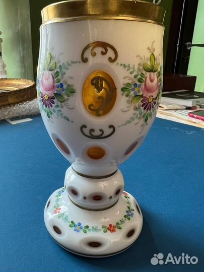 Бокал из молочного стекла с росписью (Богемия)