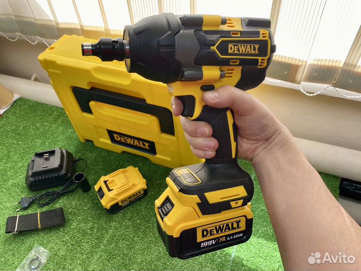 Гайковерт аккумуляторный dewalt 700 Н/м