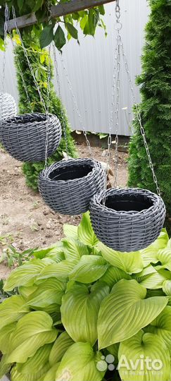 Подвесные кашпо из искусственного ротанга