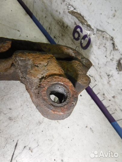 Кулак передний левый Ford Focus I