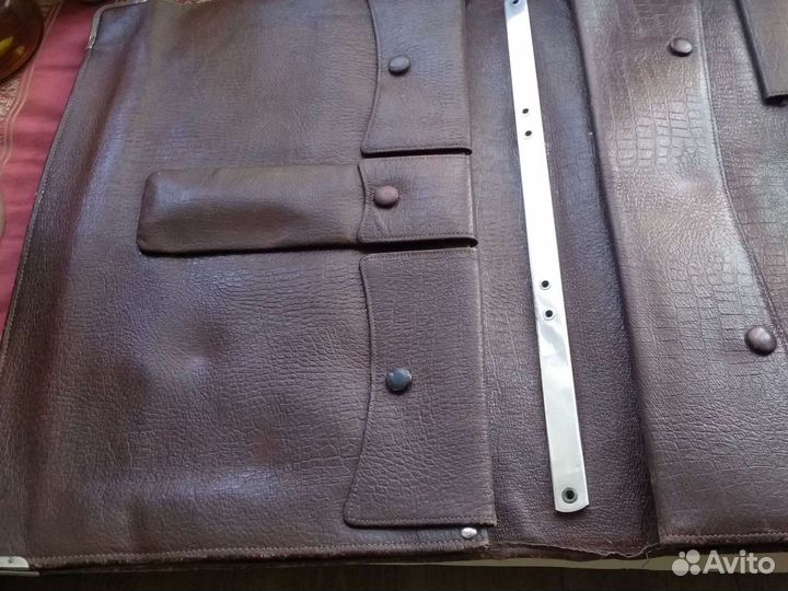 Старинный кожаный портфель