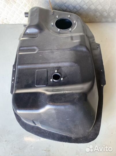 Топливный бак mitsubishi outlander XL 4wd
