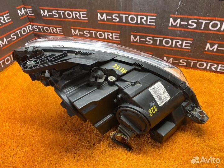 Фара передняя левая Mercedes-Benz C-Class W204