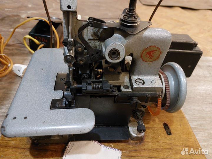 Оверлок советский промышленный 51 класс
