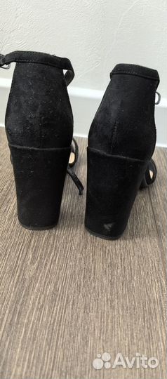 Босоножки на каблуке 39 размер