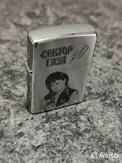 Зажигалка бензиновая zippo