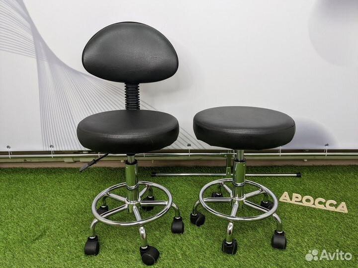 Стул на колёсиках мастера маникюра, косметолога