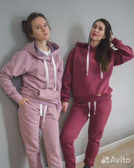 Спортивный костюм женский