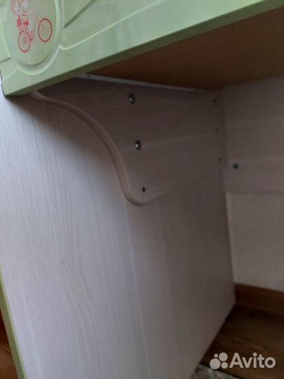 Продам детский стол