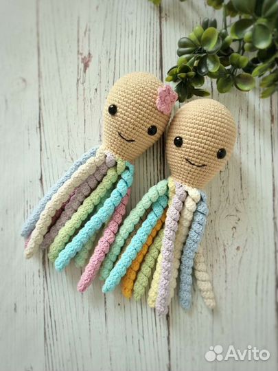 Вязаный осьминог ручная работа