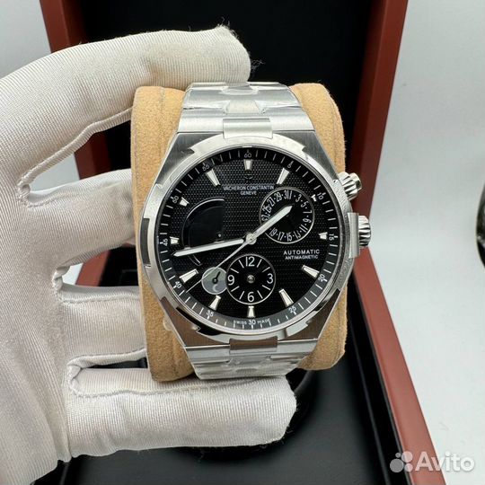 Мужские часы Vacheron Constantin Overseas Dual