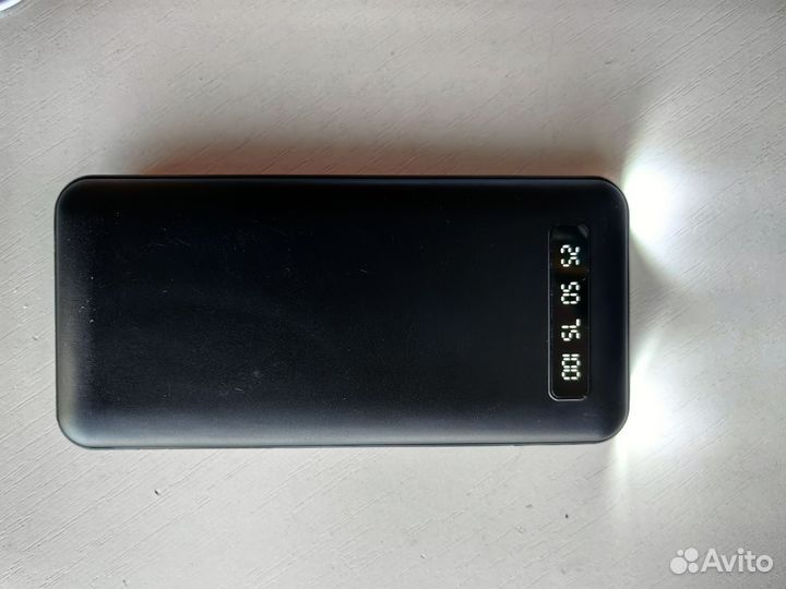 Пауэрбанк Power bank 10000mAh (черный или белый)