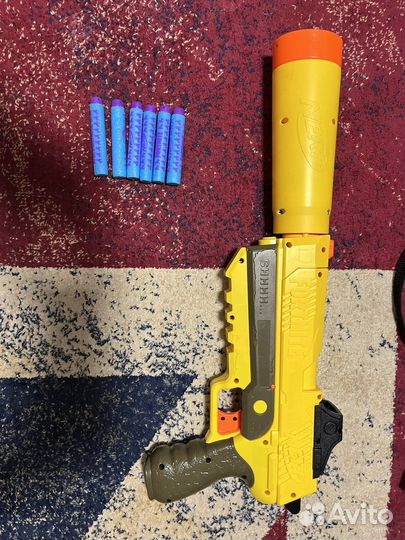 Игрушечный пистолет нерф