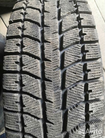 Bridgestone Blizzak WS-70 215/70 R15