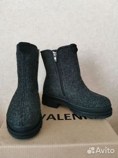 Новые валенки р. 36 (в идеале на р. 35)