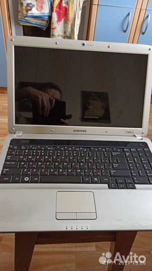 Ноутбук Samsung np-r528