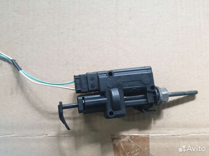 Активатор лючка бензобака 8200305732 Renault