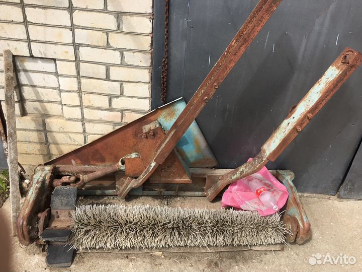 Метла на трактор