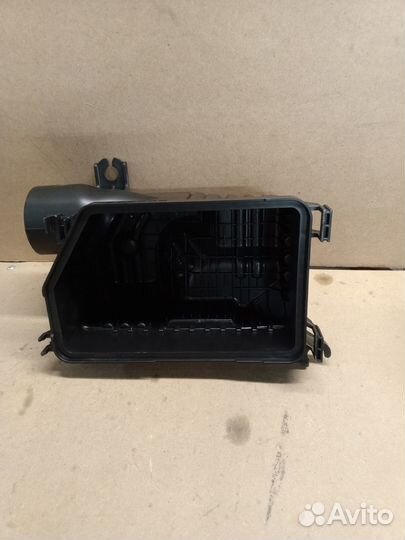 Корпус воздушного фильтра (нижняя) 281123X000