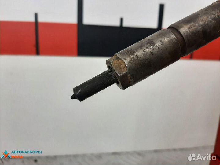 Форсунка Opel Corsa C рест. 2006 93183910