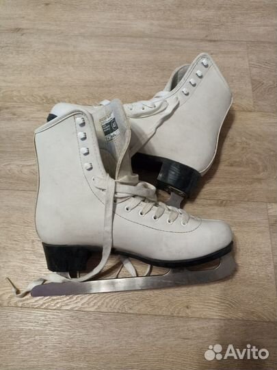 Продам коньки