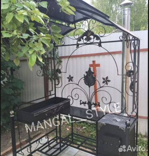 Мангал с крышей